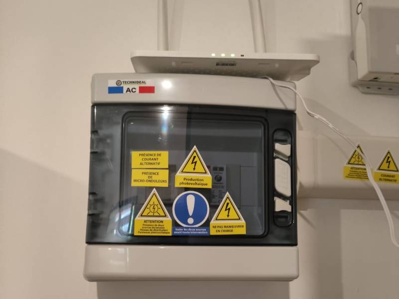 Installation solaire avec micro onduleur - Issy‑les‑Moulineaux (Hauts‑de‑Seine) 