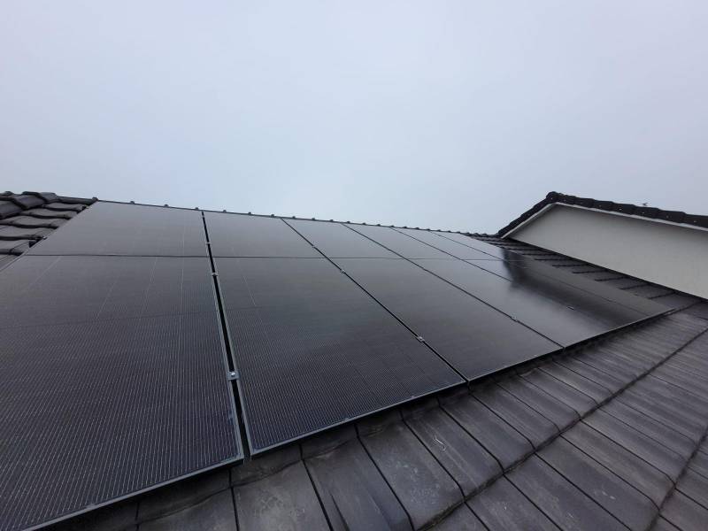 À Gorcy (54730) : Votre Maison Rayonne avec l'Énergie Solaire DMEGC & Hoymiles!