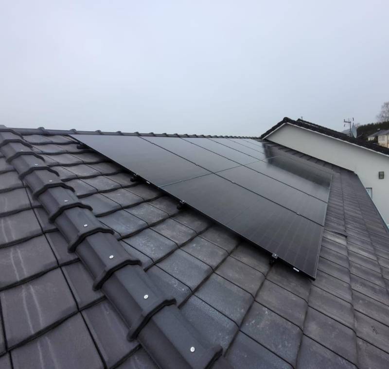 À Gorcy (54730) : Votre Maison Rayonne avec l'Énergie Solaire DMEGC & Hoymiles!