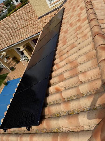 Transition Énergétique à Saint-Cyprien – Kit PV ECO GREEN 500W avec MICRO FOX