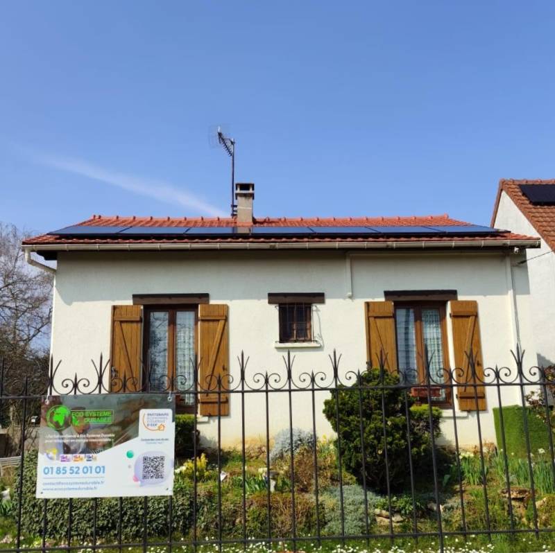 Installation solaire à Brunoy (91800) – 4 modules AMERISOLAR 400 W & micro-onduleur Hoymiles HM-1500 Quatro