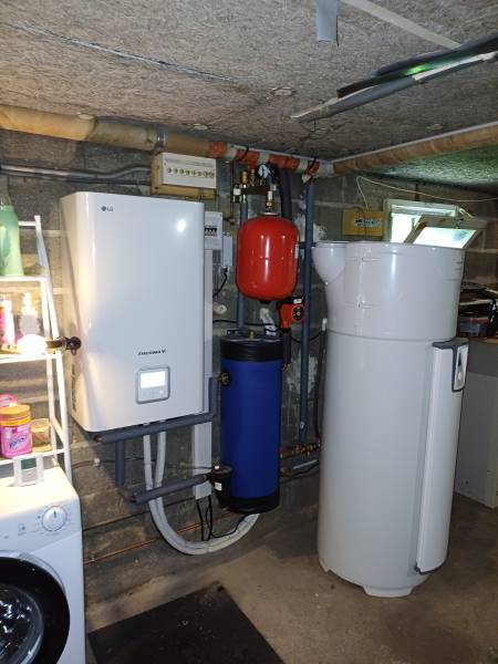 Installation de Pompe à Chaleur Air-Eau LG Therma V à Rennes : Confort et Économies d'Énergie avec Thermostat Watts et Ballon thermodynamique Thaleos