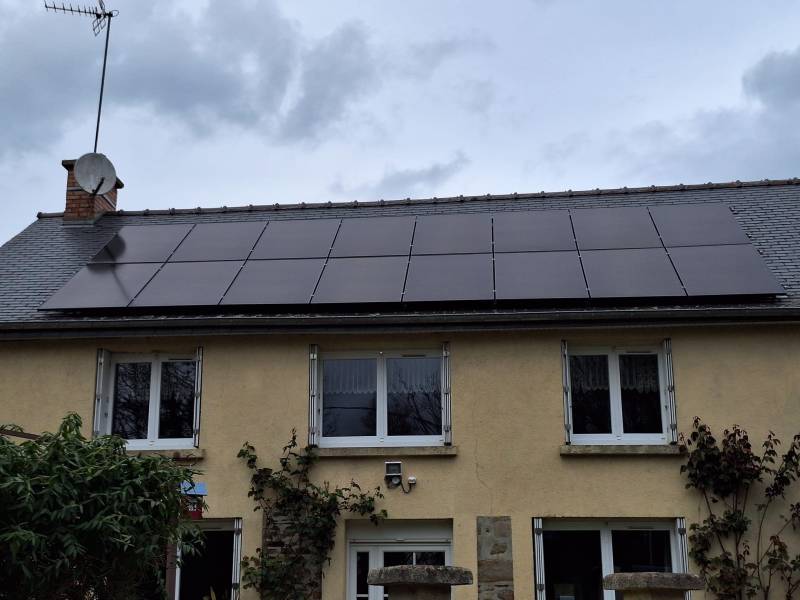 Transition écologique avec les panneaux photovoltaïques Thomson à Pacé