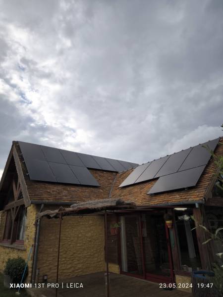 Transition Écologique à Saint-Germain-en-Laye : Installation de Panneaux Photovoltaïques SOLUTIUM avec Micro Onduleurs HUAWEI