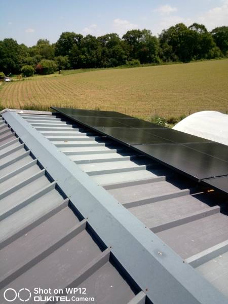 Installation de Panneaux Photovoltaïques en autoconsommation avec La Francilienne et Hoymiles à Rouen, en Seine-Maritime