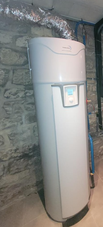 chauffe eau thermodynamique avec gaine de sortie d'air frais près de Paris