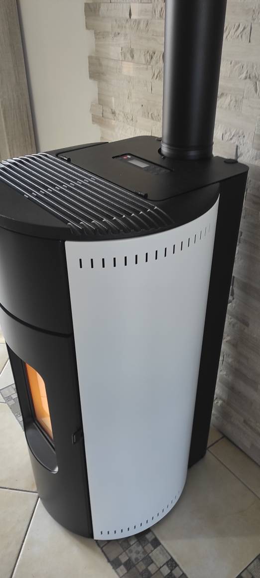 Poêle à granulés KUNAL AIR 6 XUP Amiens dans la Somme : Confort Thermique Moderne et Performant | Design Élégant, Wi-Fi Intégré | Écologique et Économique - Découvrez nos Offres!