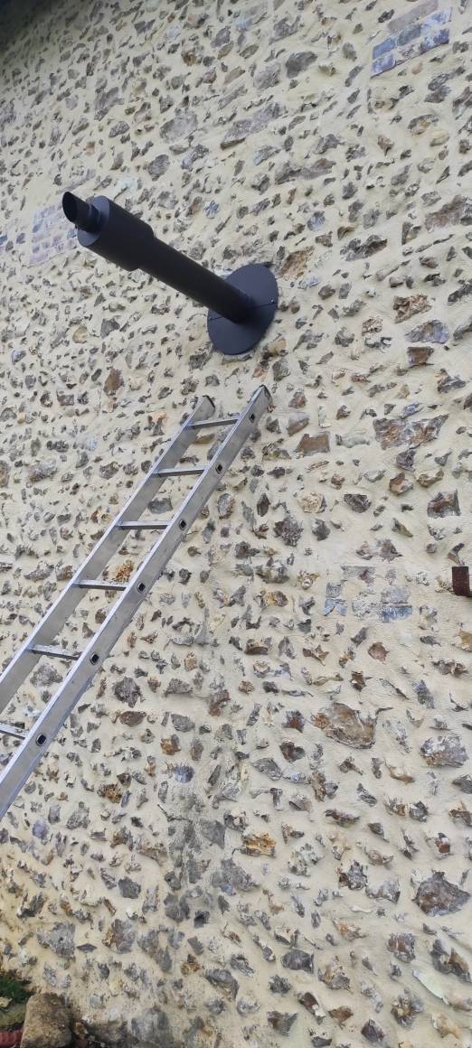 Service de pose de poêle à granulés Nordica en Ile de France.