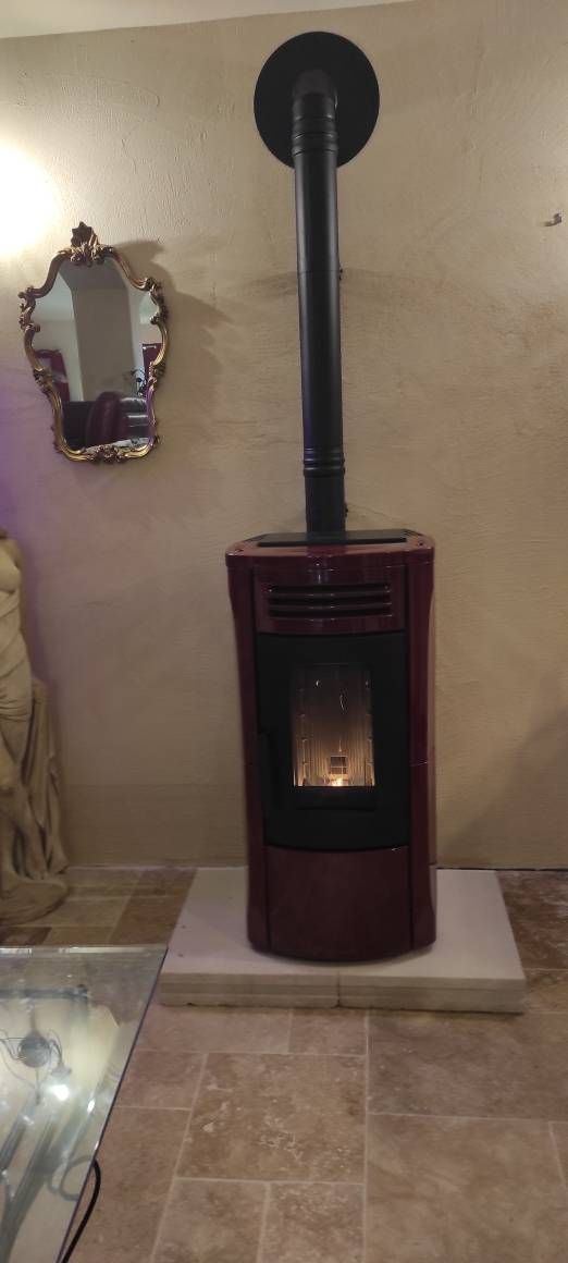 Service de pose de poêle à granulés Nordica en Ile de France.