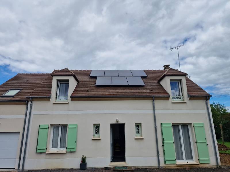 Installation de 7 panneaux photovoltaïques Recom proche de Cergy dans le Val d'Oise