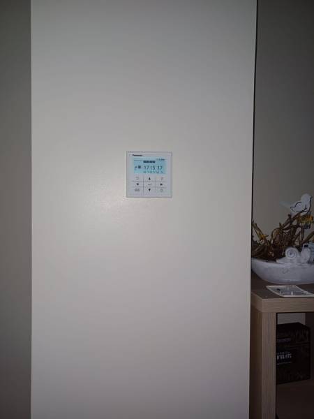 Installation d’une pompe à chaleur air eau Panasonic et d’un kit bizone Thermador pour une transition écologique réussie à Saint-Germain-en Laye dans les Yvelines