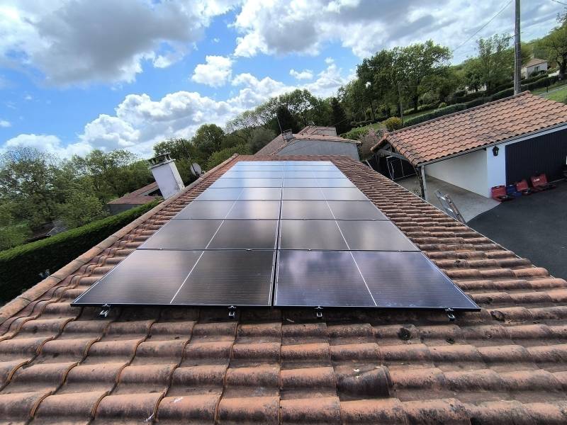 Transition Écologique à Saint-Germain-en-Laye dans les Yvelines : Installation de Panneaux Photovoltaïques La Francilienne pour Autoconsommation Énergétique