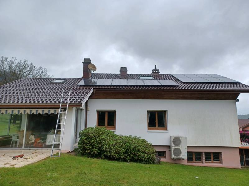 Installation de Panneaux Photovoltaïques SOLUTIUM à Creil : Autoconsommation Optimisée avec Micro Onduleurs HUAWEI SUN 2000L