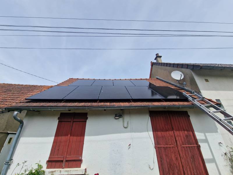 Installation de Panneaux Photovoltaïques à Caen : Optez pour les Solutions Solaredge et Thomson pour une Énergie Durable