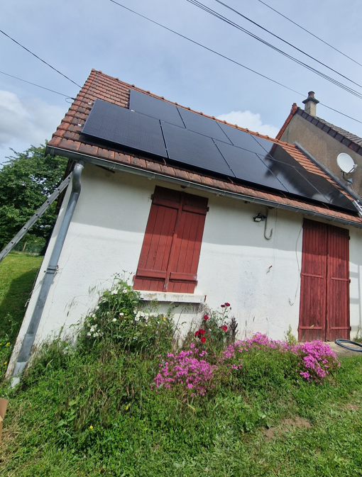 Installation de Panneaux Photovoltaïques à Caen : Optez pour les Solutions Solaredge et Thomson pour une Énergie Durable