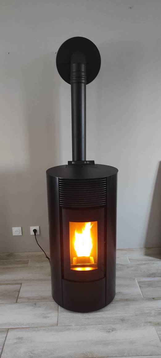 Pose de Poêle à Granulés Sofia : Efficacité et Confort au Rendez-vous à Creil dans l’Oise