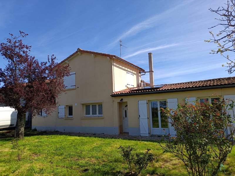 Installation de panneaux photovoltaïque Thomson à Magné