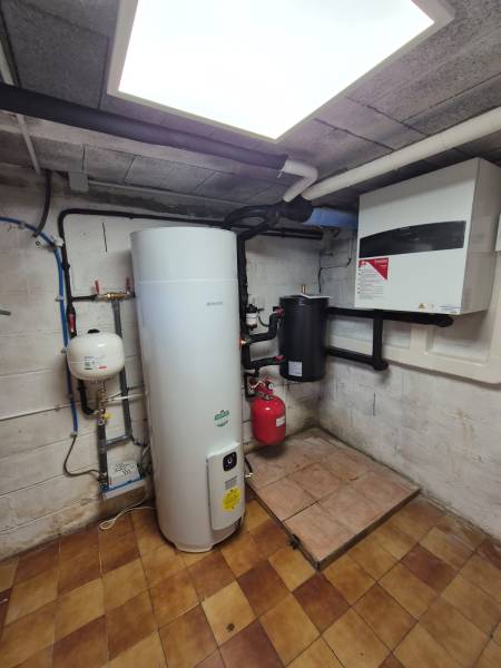 Installation d’un chauffage écologique et économique avec la pompe à chaleur air eau ariston nimbus plus à Montmorency dans le Val d’Oise