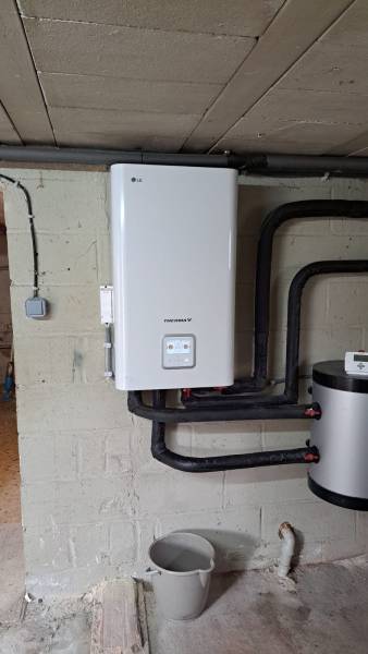 LG THERMA V HydroSplit 65° 12kW Triphasé