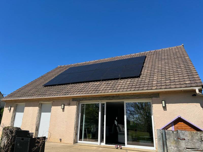 Votre Foyer, Votre Refuge de Lumière : L'Énergie Solaire DUALSUN, Une Histoire de Sérénité Retrouvée