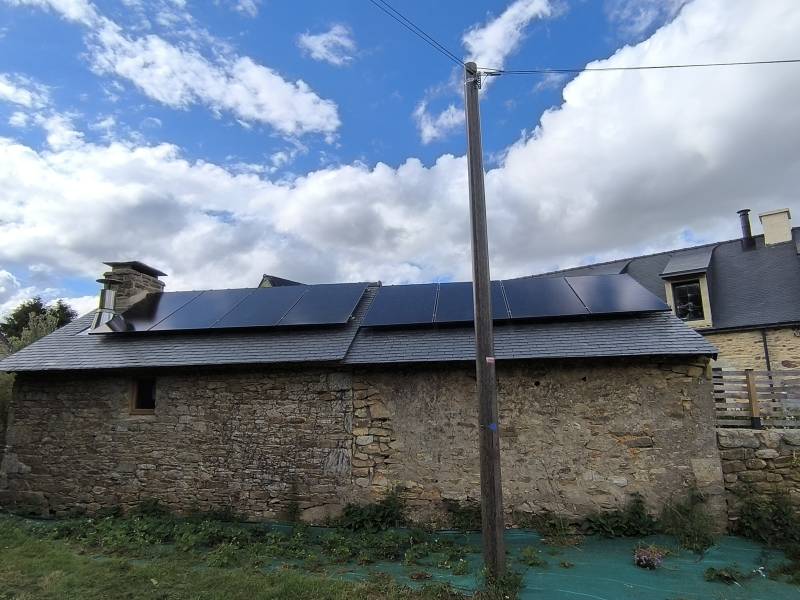 Installation de Panneaux Photovoltaïques à Montmorency : Performance et Fiabilité avec Thaleos et Enphase