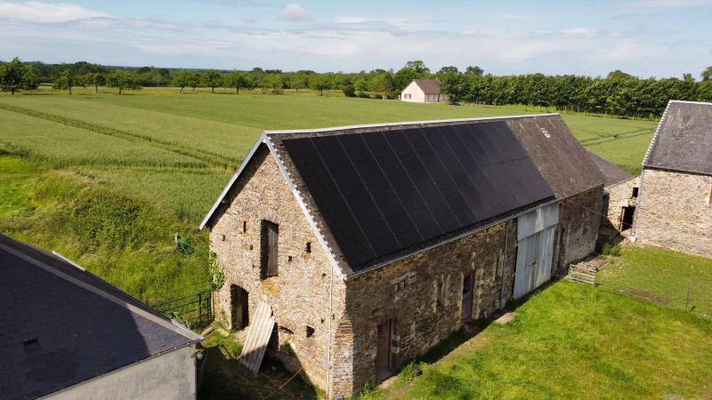 Installation de Panneaux Photovoltaïques à Rouen : Optez pour l'Autoconsommation avec 24 Panneaux AEG 500W et Micro Onduleurs Enphase IQ8HC
