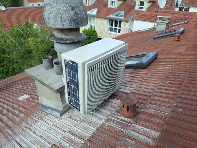 Installation d'une Pompe à Chaleur Air-Air Daikin Perfera à Montmorency : Une Solution Écologique et Efficace