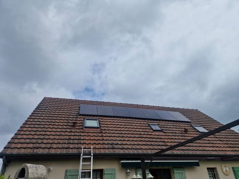 Installation de panneaux photovoltaïques Recom avec micro onduleur Huawei à Montmorency dans le Val d’Oise