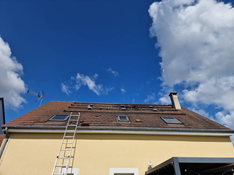 Installation de 12 panneaux photovoltaïques Thomson à La Flèche