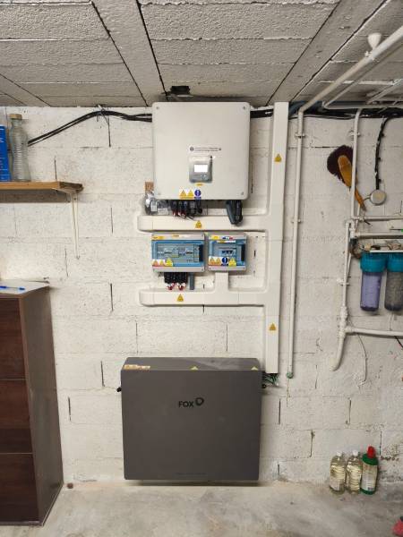 Installation photovoltaïque 15 panneaux AMERISOLAR 400W, avec onduleur FOX P1-6.0-E et batterie FOX EP11  à Champagne-sur-Seine (77)