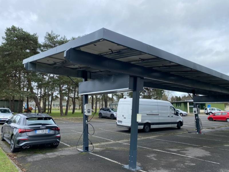 Maximisez votre potentiel solaire avec une installation de panneaux photovoltaïques sur carport à Creil