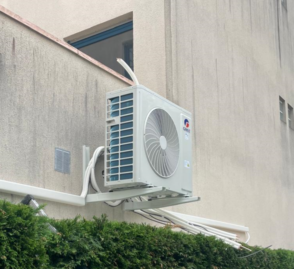 Installation de Pompes à Chaleur Air-Air : Confort et Économie d'Énergie avec Gree Pular à Cergy dans le Val d’Oise